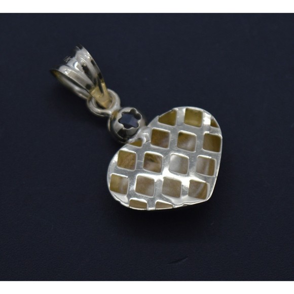Real 10k Yellow Solid Gold Shiny Diamond Cut Leaf Design Heart Pendant 1.1 grams - Picture 6 of 8